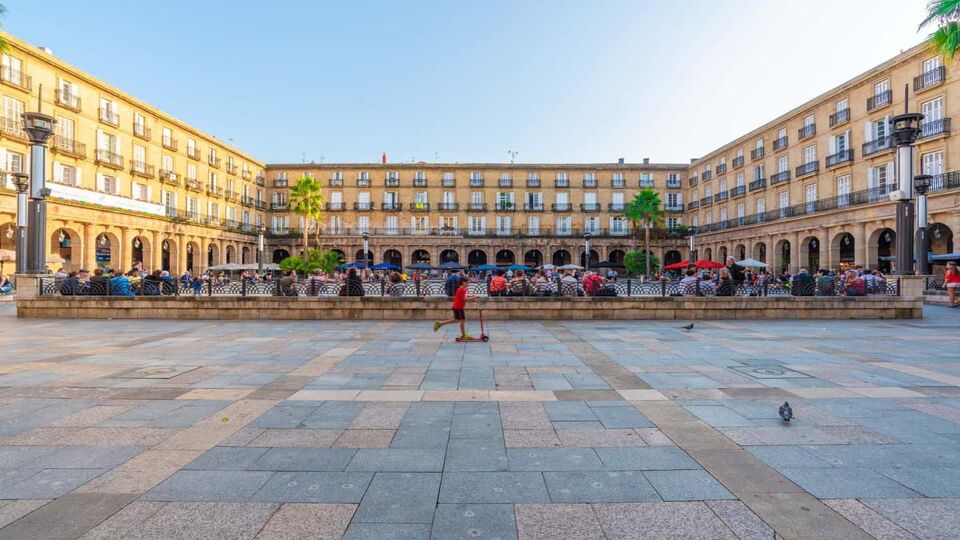 the main square plaza nueva