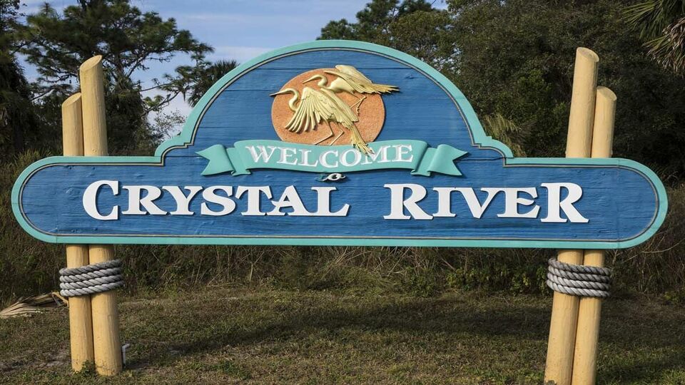 Welcome sign, Crystal River