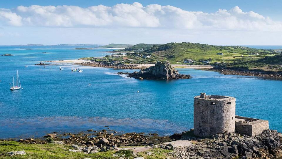 View of ruins of Cromwell Castle, ISles of Scilly