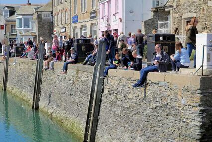Crabbing at Padstow Harbour