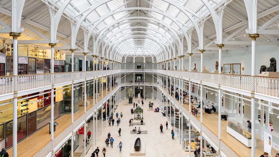 View of the beautiful internal gallery with high white vaulted ceiling