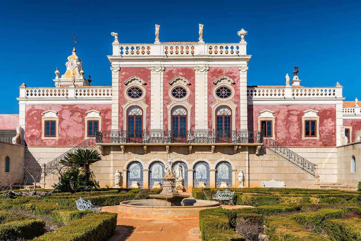 Pousada Palacio de Estoi [viscount's palace]