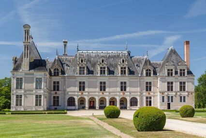 Front facade of the chateau