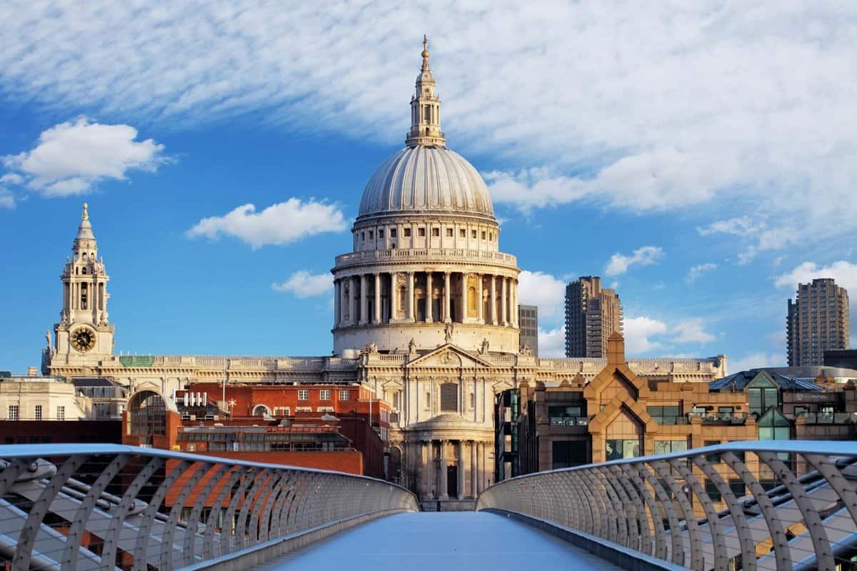View of the great dome sticking out above the skyline