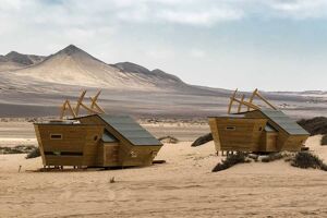 Accommodation in wooden boated stays on the beach