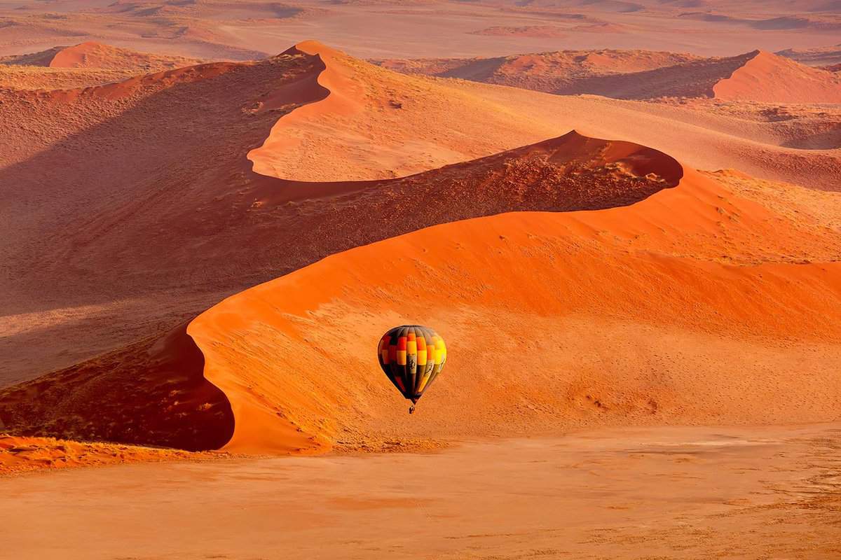 Hot-air balloon flights over the Sossusvlei Dunes