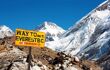 signpost way to mount everest base camp
