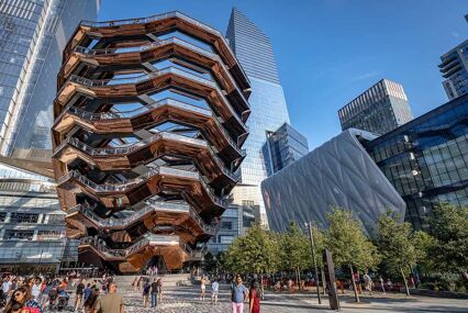 Large sculpture building on the Hudson Yards entertaiinment and shopping complex