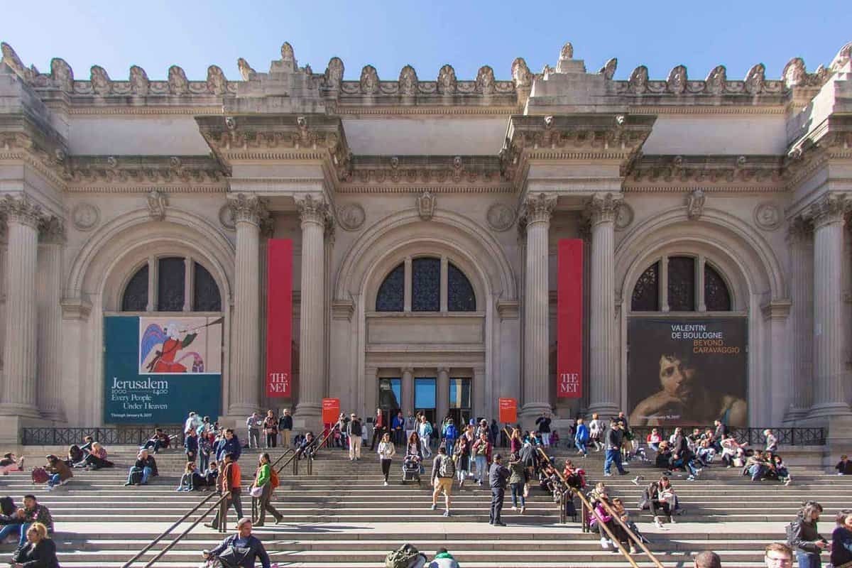 Exterior and front entrance of the Metropolitan Museum of Art