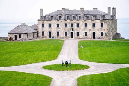 exterior of the main building of the Niagara Fort at Niagara Falls