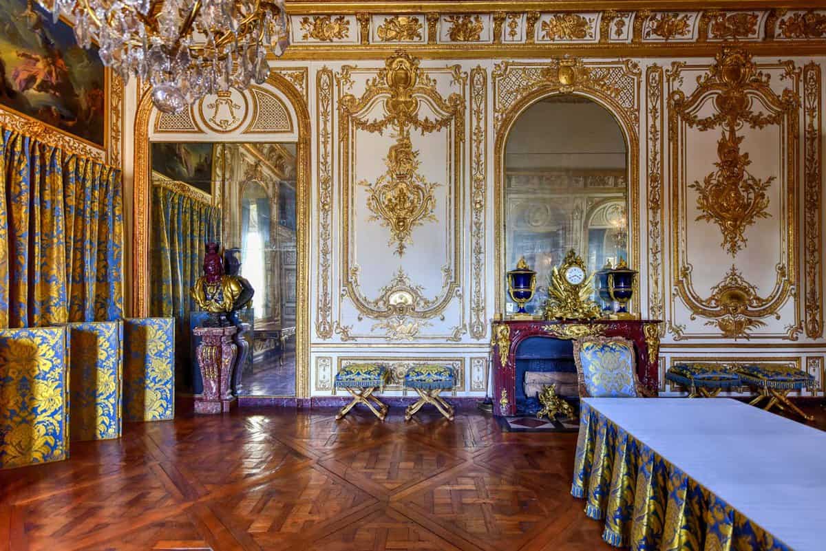 Parisian Palace Ornament Set