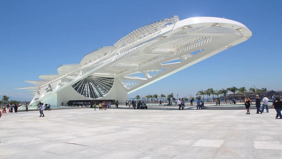 Overhanging modern building in square