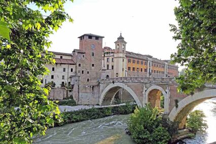 Ponte Fabricio, the oldest bridge in Rome over the Tiber River