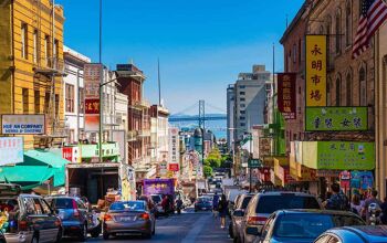 Street view of Chinatown in San Francisco