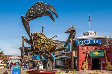 Giant crab statue infront on pier 39 entrance at Fisherman's wharf