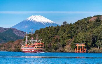 Boat tour on Lake Ashi