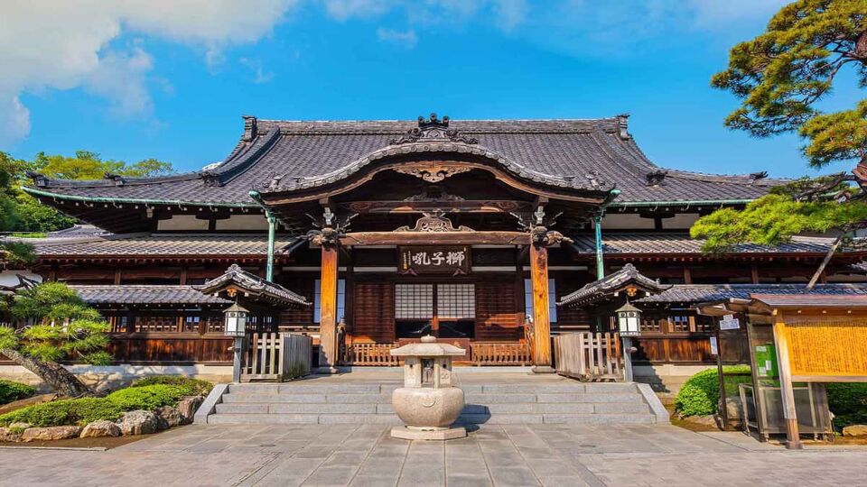 Sengakuji Temple famous for its graveyard where the "47 Ronin" are buried. The story of the 47 loyal ronin remains one of the most popular historical stories in Japan