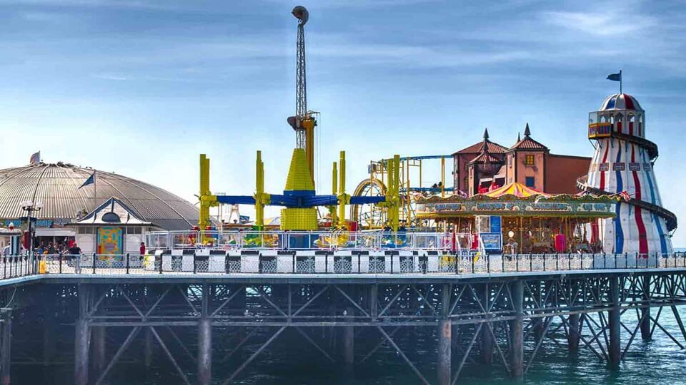 A closer view of the Brighton Pier fairground rides