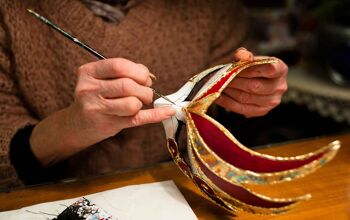 Learn to make a Carnevale mask